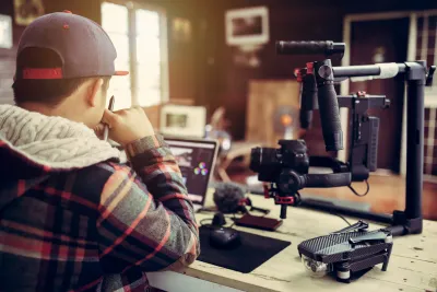 Videos bearbeiten © Sutipond Stock / Fotolia.com Videos bearbeiten © Sutipond Stock / Fotolia.com