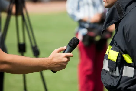 Kommunikation mit Journalisten © wellphoto - stock.adobe.com