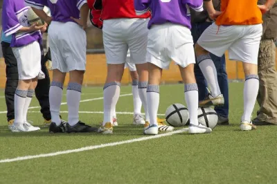 Mitglieder eines Fußballvereins © Franz Pfluegl - stock.adobe.com Mitglieder eines Fußballvereins © Franz Pfluegl - stock.adobe.com