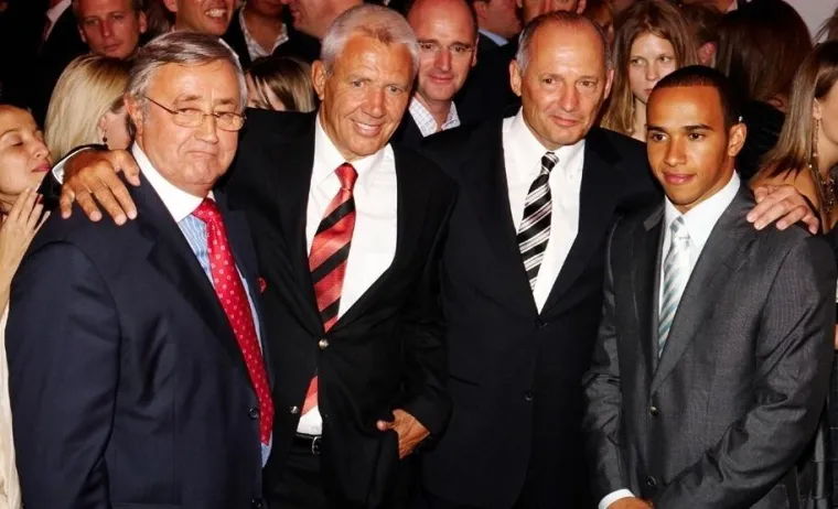 Bild: Jacques Lemans Formel 1 Limited Edition Chronograph Auktionsstar bei Ecclestone's F1 Party