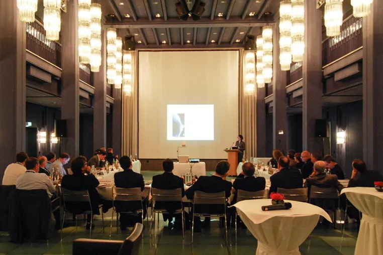 Internationales Expertentreffen in Berlin zum Thema "Behandlung von großen Knochendefekten" Bild: Internationales Expertentreffen in Berlin zum Thema "Behandlung von großen Knochendefekten"