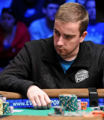 Finalist der World Series of Poker, Antoine Saout, wurde ins Team Everest aufgenommen Bild: Finalist der World Series of Poker, Antoine Saout, wurde ins Team Everest aufgenommen
