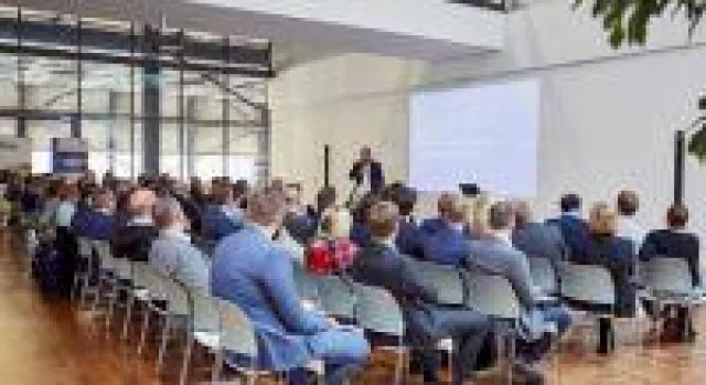 Reger Austausch auf der Telematik-Fachtagung von Couplink zur Logistik 4.0 Bild: Reger Austausch auf der Telematik-Fachtagung von Couplink zur Logistik 4.0