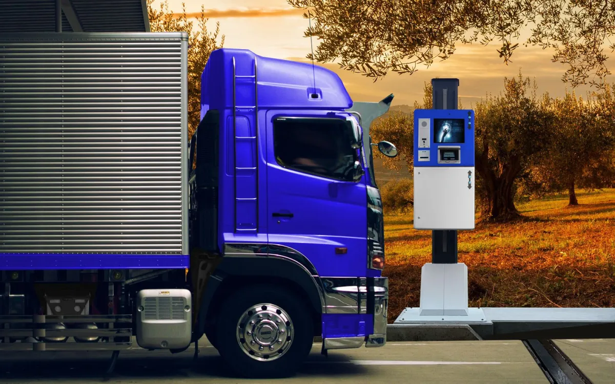 Höhenverstellbares SB-Terminal für LKW-Waage mit RFID-Reader, Gegensprechanlage, A4-Drucker (© WES Systeme Electronic GmbH)