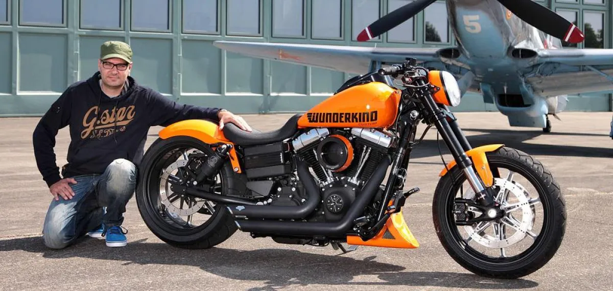 Kopf und Visionär der neuen Kult-Marke Christian Mehlhorn mit seiner WUNDERKIND-Customized DYNA