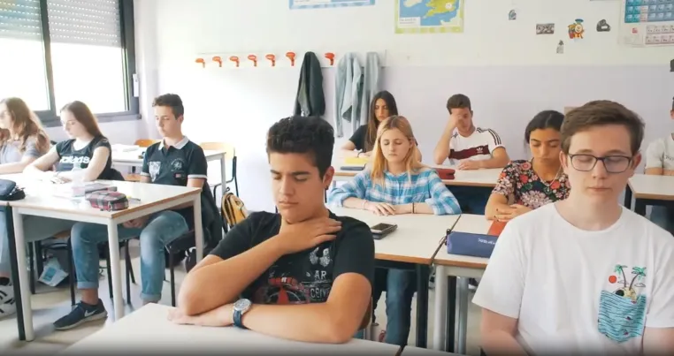 Berliner Schulstudie zeigt Handlungsbedarf: Pilotprojekt Transzendentale Meditation an Schulen Bild: Berliner Schulstudie zeigt Handlungsbedarf: Pilotprojekt Transzendentale Meditation an Schulen