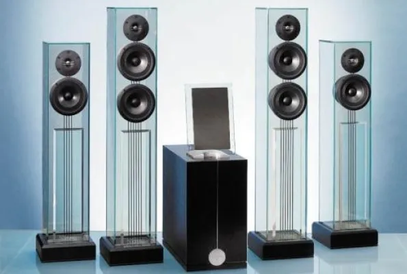 Bild: KOLTECH ist Distributor für WATERFALL AUDIO Designlautsprecher