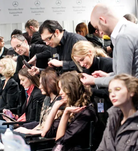 Bild: Internationale Models mit Frisuren aus Wiesbaden