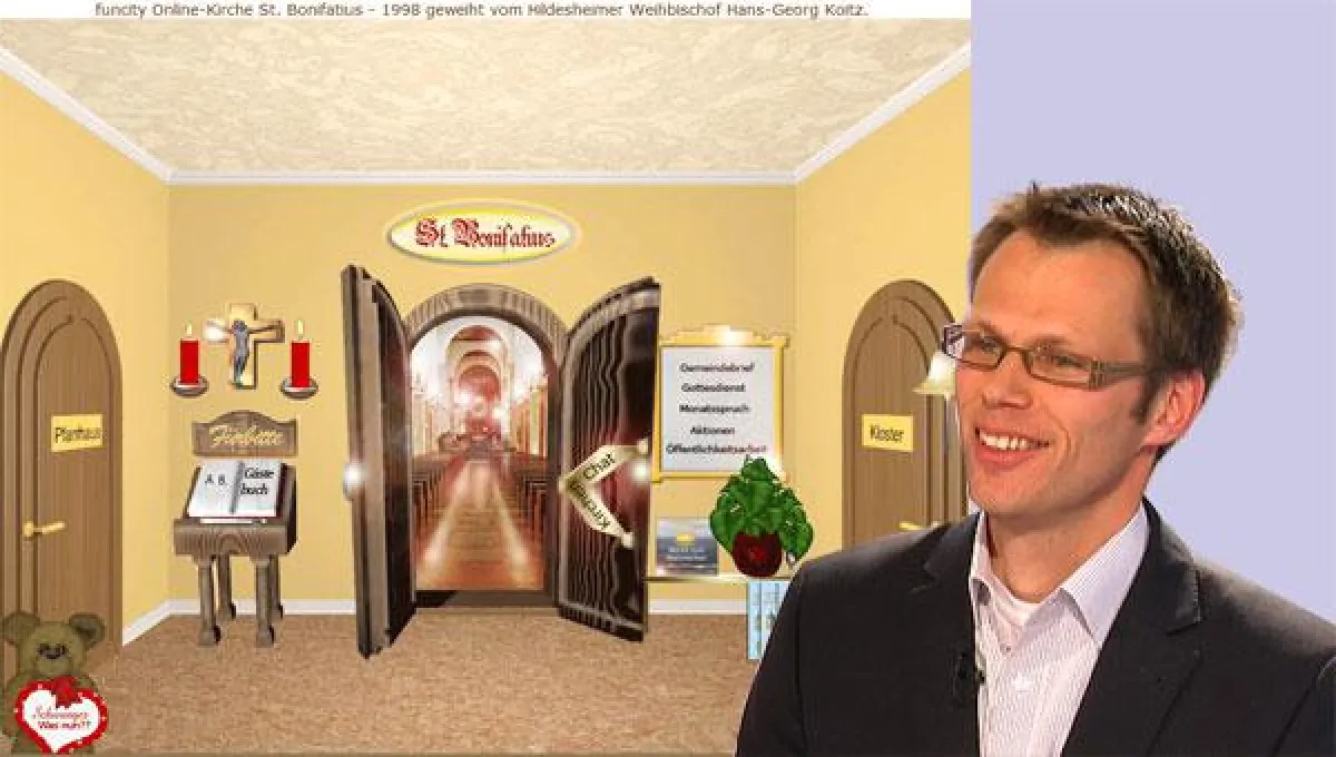 Rainer Gelhot vor der Onlinekirche in funcity