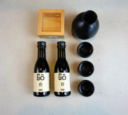 Bild: Ein Berliner Startup bietet Sake-to-go für Lieferdienste/Restaurants als Take-Away
