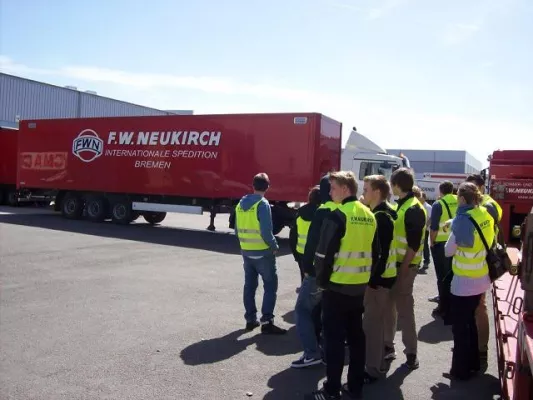 "Just in Teatime"- FWN lädt zum Tag der Logistik am 10.04.14 in Bremen ein Bild: "Just in Teatime"- FWN lädt zum Tag der Logistik am 10.04.14 in Bremen ein