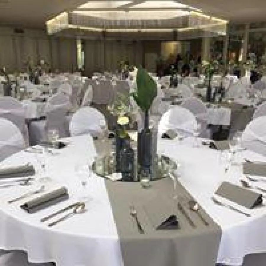 Eine Feier in gepflegter Umgebung mit Allem, was dazu gehört. Gut für alle Beteiligten.