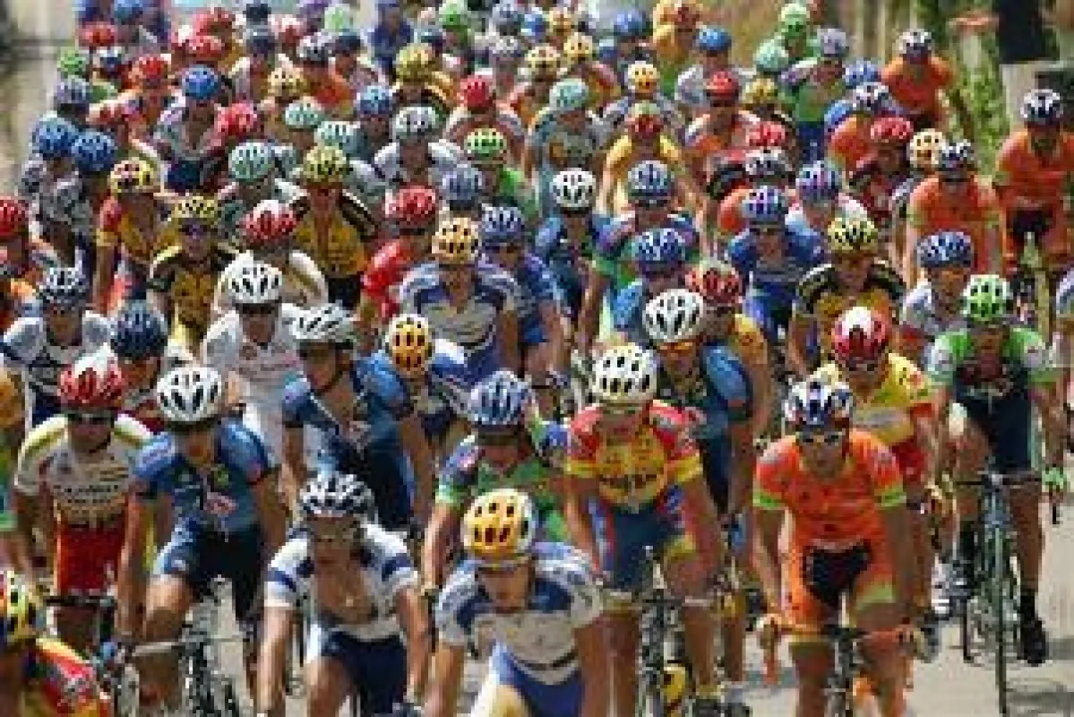 Start der Portugalradrundfahrt 2006 in Portimao