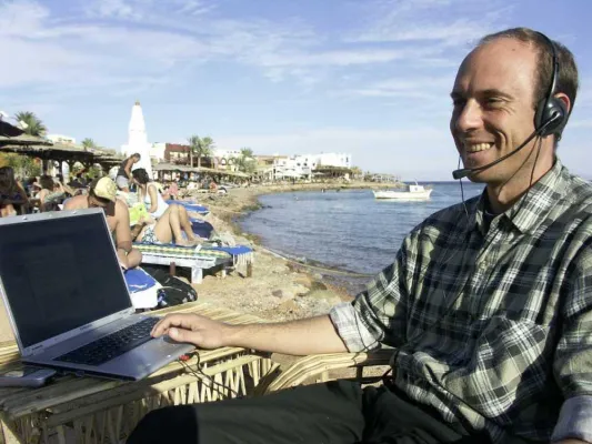 Bild: Arbeiten am Meer