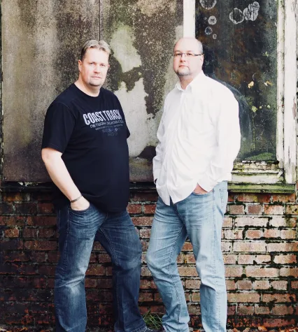 Bild: In jedem Falsch ein Richtig - Musikprojekt Schattenweiss mit neuem Album "Falsche Gezeiten" (VÖ 17.10.2025)