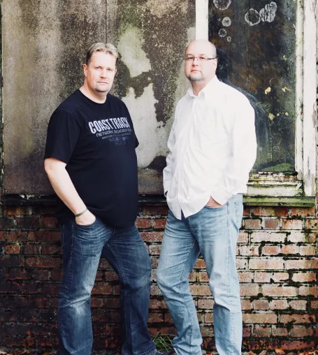 Bild: In jedem Falsch ein Richtig - Musikprojekt Schattenweiss mit neuem Album "Falsche Gezeiten" (VÖ 17.10.2025)