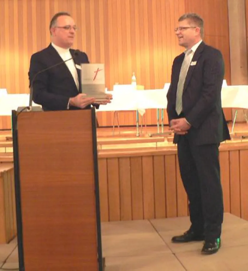 Landesbischof Frank O. July und Bernd Rath