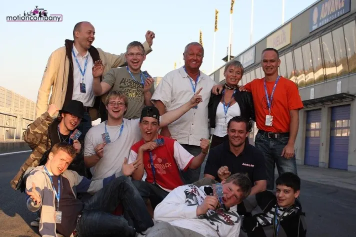 Bild: Swiss Racing Team hat besondere Gäste