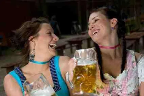 Bild: Wiesn 2009 - Der Bierpreis steht fest - Lieblingsbier-Magazin und Oktoberfest-Portale verkürzen die Wartezeit