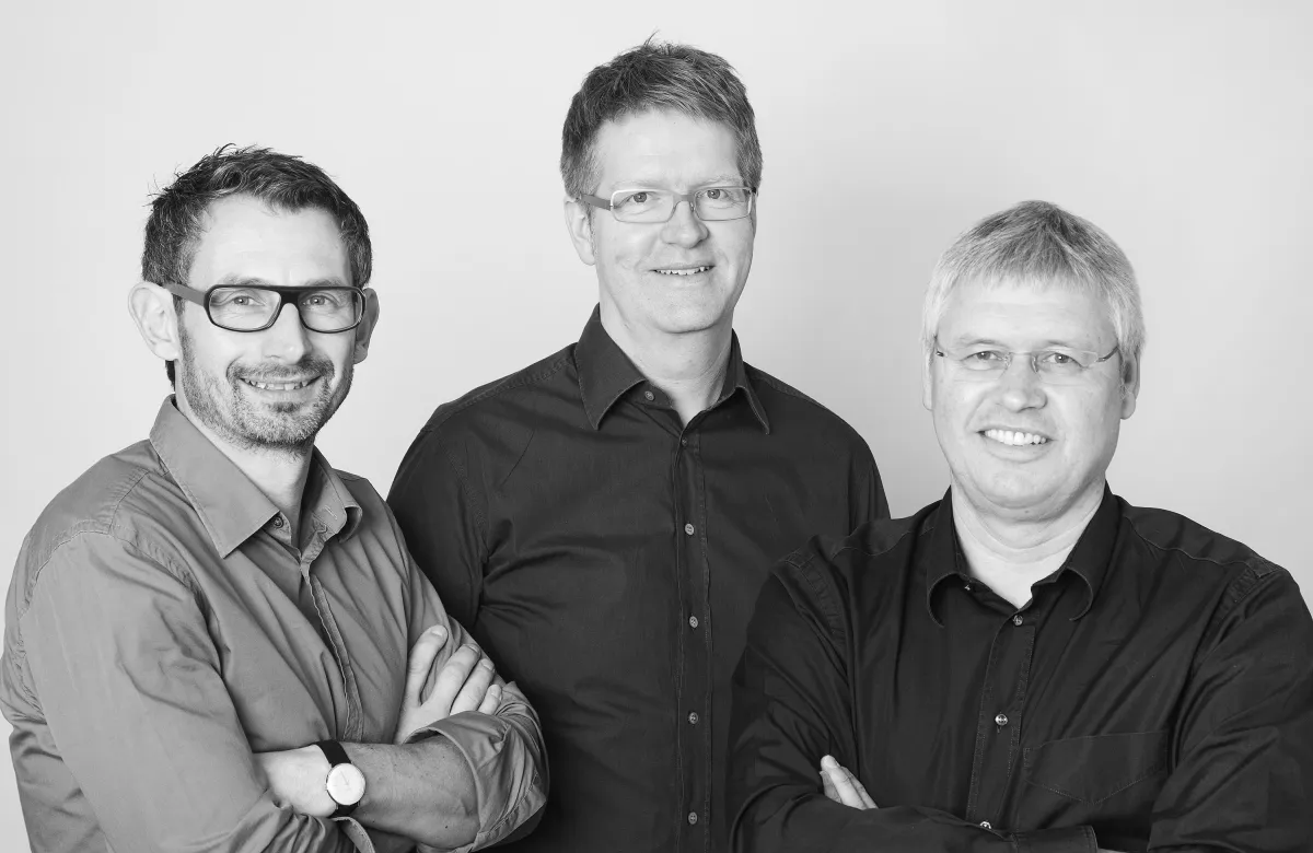 (v.l.) Edgar Thoma, Thomas Buchler und Udo Lay gründeten 2004 ihr gemeinsames Büro TLB Architekten (© Foto: Alex Jung)