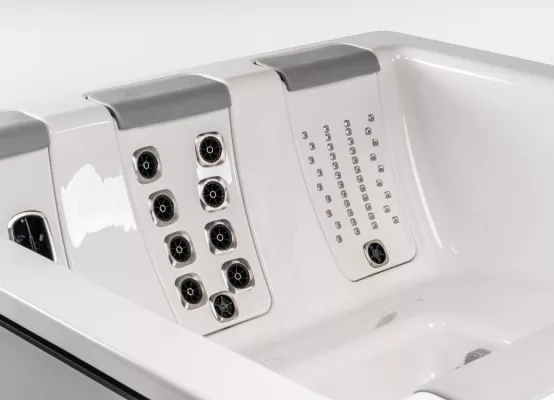 Bild: Von JetPaks und automatisierten Filterzyklen - Deutschlands größte Villeroy & Boch Whirlpool-Ausstellung