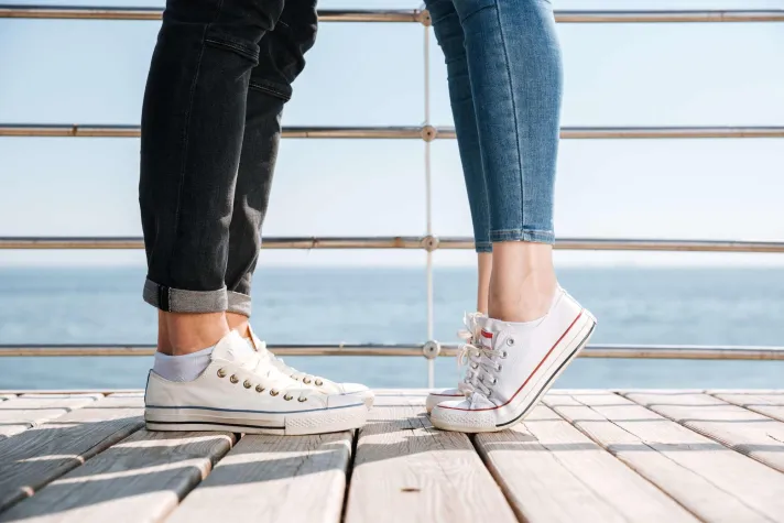 Bild: Übergrößen Schuhe finden bei schuhplus