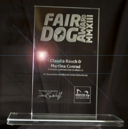 Verleihung des FAIR DOG AWARD 2013... Bild: Verleihung des FAIR DOG AWARD 2013...