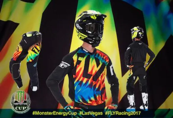 Bild: Extremely Limited Edition: Fly Racing stellt "Tie-Dye" Set vor