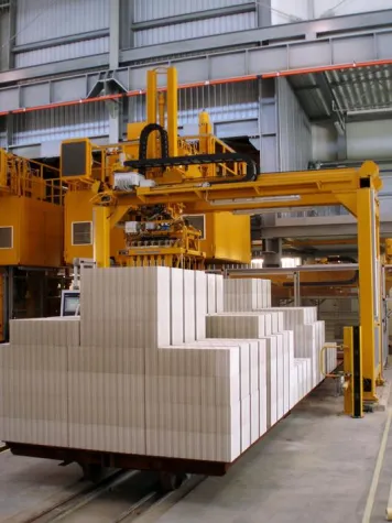 Bild: UNIKA eröffnet neues Werk in Polen