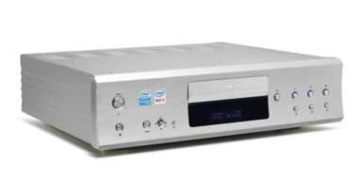 High Tech im schicken Gehäuse mit gebürsteter Aluminium-Front