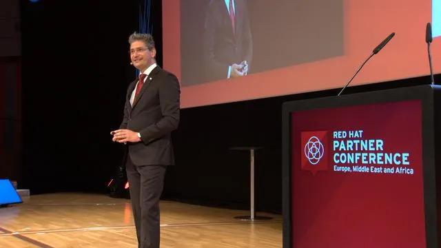 Bild: accessec GmbH: Die Keynote von Sebastian Rohr auf der 7. Red Hat EMEA Partner Conference