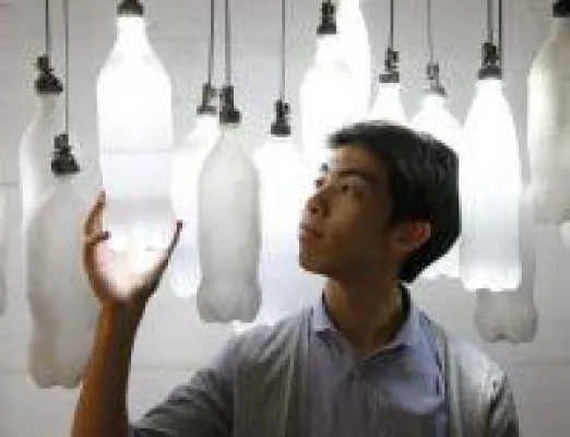 Bild: Wenn der Plastikkanister zum Lautsprecher wird - Hongkonger Jungunternehmer helfen bei der Abfallreduzier