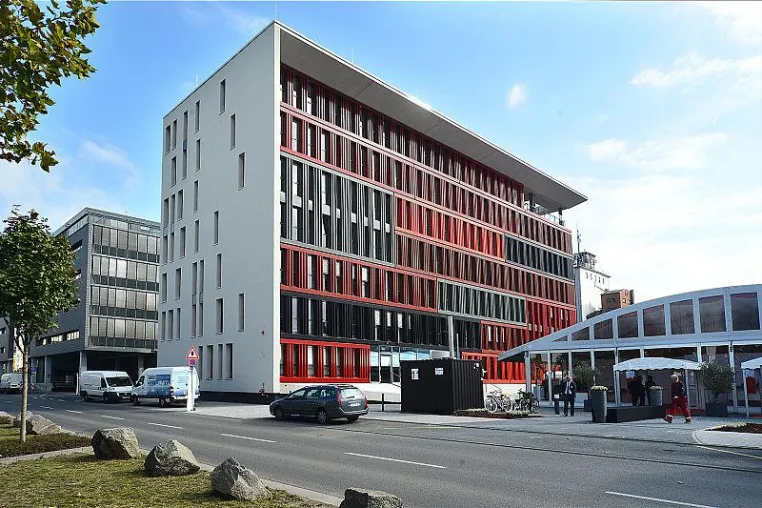 Von Dreieich nach Mainhattan – XCOM AG eröffnet neuen Standort Bild: Von Dreieich nach Mainhattan – XCOM AG eröffnet neuen Standort
