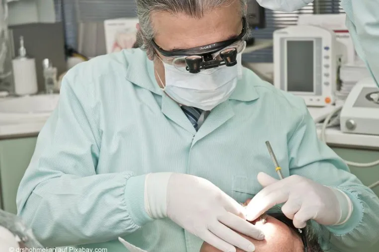 Bild: Zahnrestaurationen: Langlebig und ästhetisch mit Klebtechnik