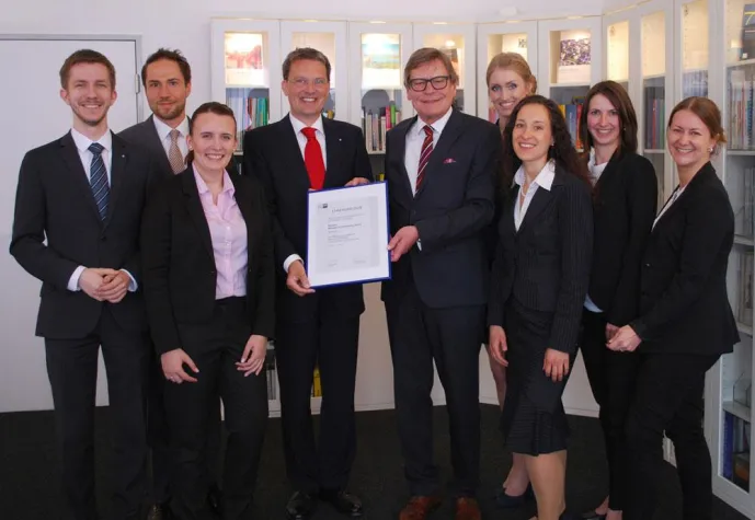 Bild: Mandat Managementberatung: 25 Jahre und hellwach