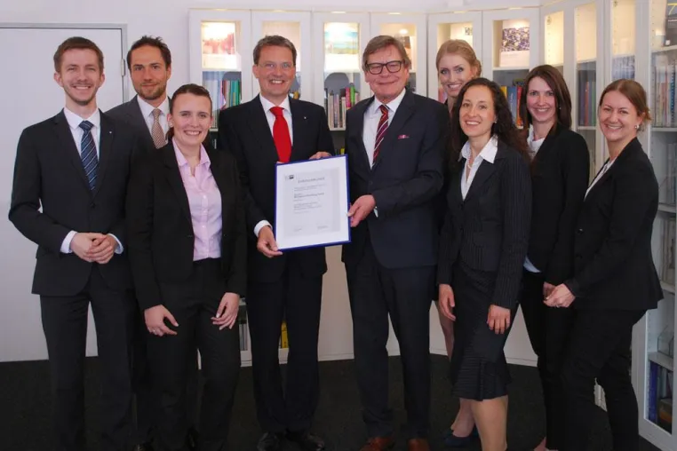 Bild: Mandat Managementberatung: 25 Jahre und hellwach