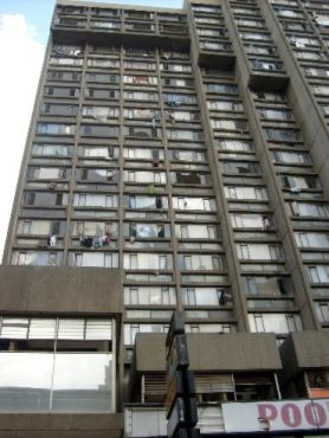 Soziales Elend in zerfallenden Wohngebäuden ? Lebenswirklichkeit vieler Menschen in Johannesburg