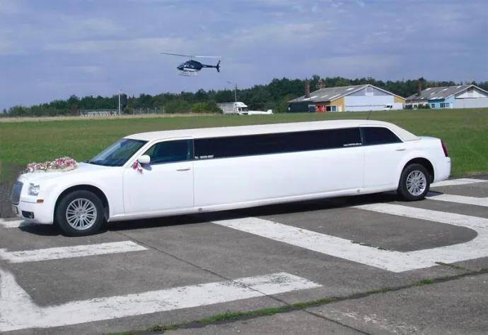 Bild: Mit Eleganz und Fahrkomfort in den „Schönsten Tag im Leben“