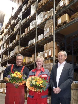 Jubilare bei PROWERB: Seit 25 Jahren im Versand von Werbemitteln Bild: Jubilare bei PROWERB: Seit 25 Jahren im Versand von Werbemitteln