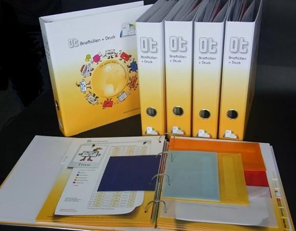 Briefumschlag-Sondermodelle in praktischem Muster-Ordner