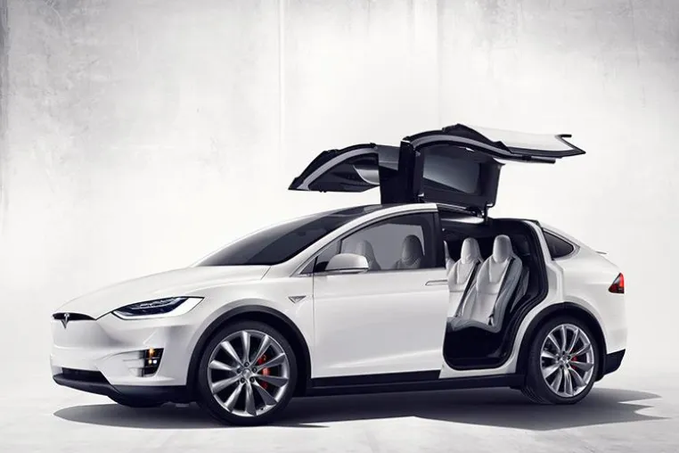 Bild: TESLA MODEL X exklusiv bei Drive-CarSharing