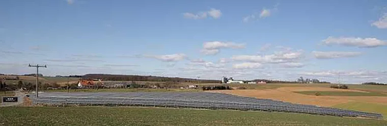 Bild: Spaniens größter Modulhersteller Isofoton stattet drei Megawatt Solarpark in Unterfranken aus