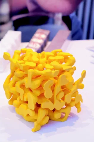 Bild: Realer Versuch statt virtuellem Experiment: Erfolgreiche Prüfung von Nanodrähten