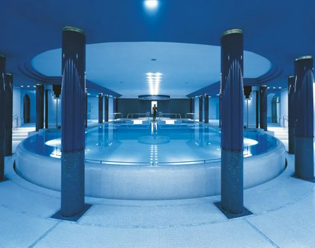 Das Marmorbad - eine Ruheoase in der Cassiopeia Therme in Badenweiler. (Quelle: Badenweiler Thermen und Touristik GmbH)