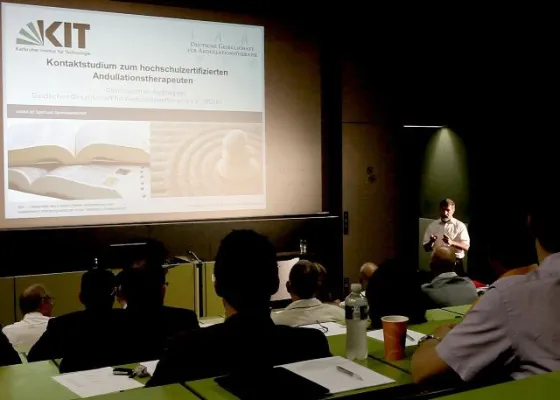 Bild: Kontaktstudium zum Andullationstherapeuten