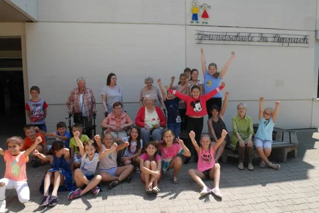 Bild: Warum man mit 80 plötzlich gern in die Schule geht