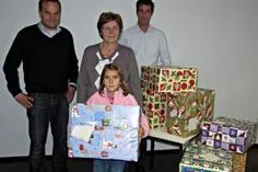 Klinikum Nordfriesland packt Weihnachtspäckchen für Kinder in Not Bild: Klinikum Nordfriesland packt Weihnachtspäckchen für Kinder in Not