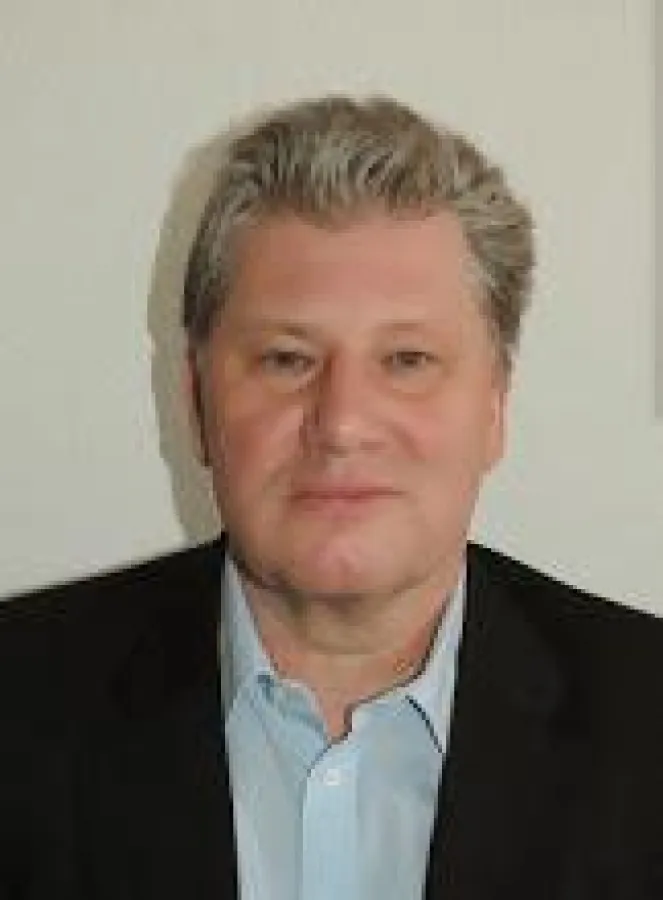 Dr. Uwe Müller