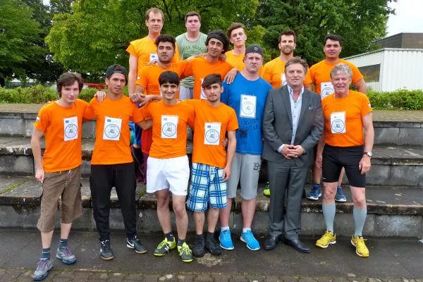 Bild: Kurz vor dem Ziel: Die inklusive Laufgruppe aus dem Berufsbildungswerk
