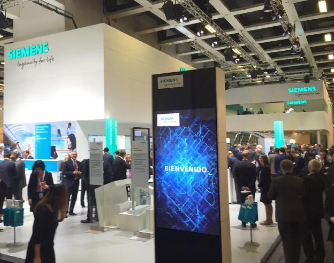 (Foto: hl-studios, Erlangen) – hl-studios und Siemens setzten Maßstäbe auf der InnoTrans in Berlin